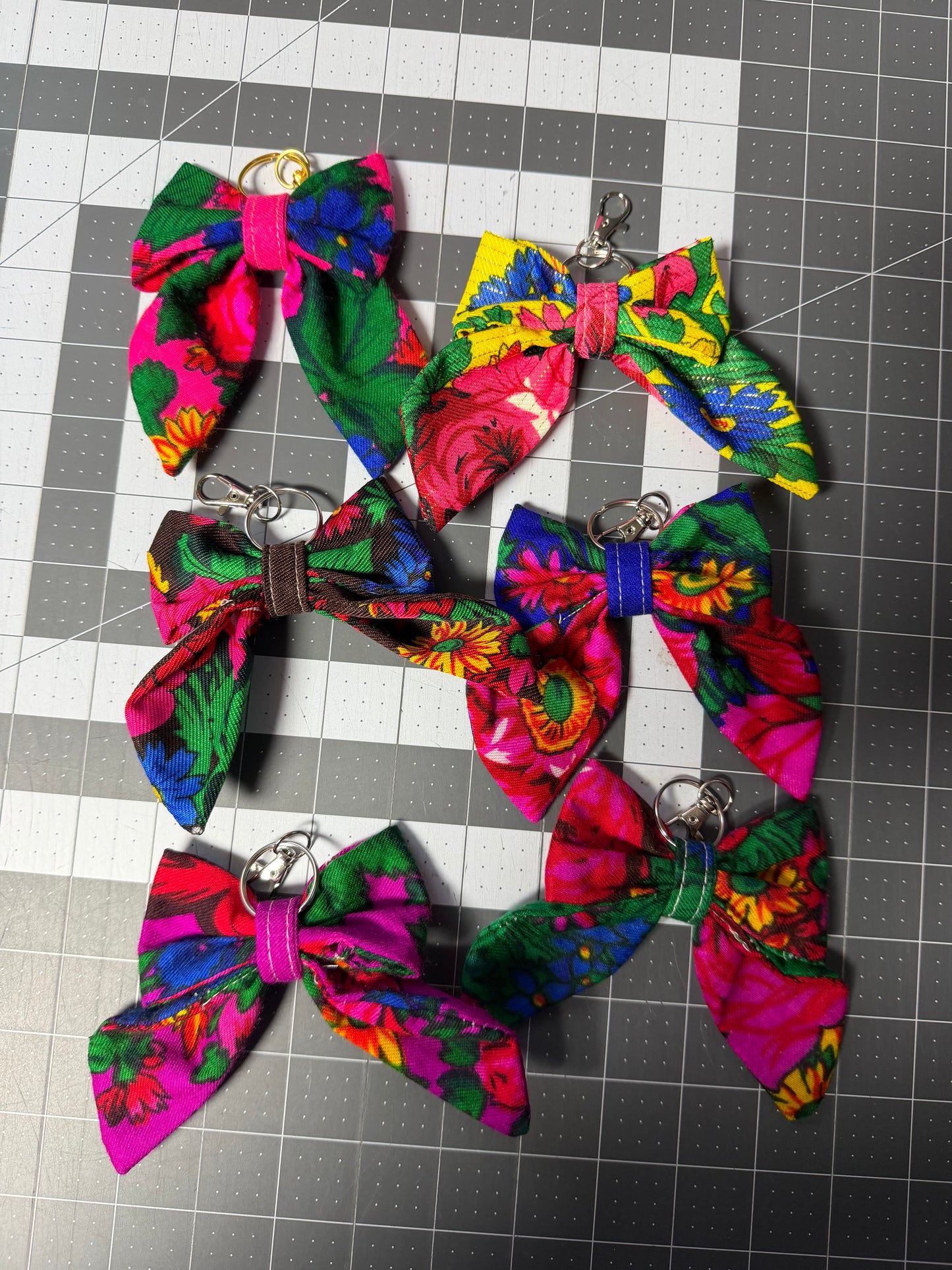 Bow charm